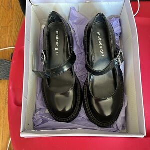 Madden girl Mary Jane pumps